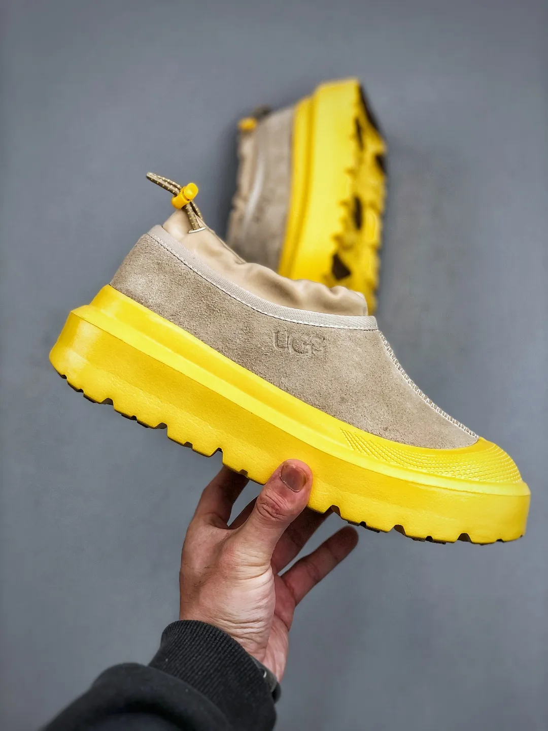 Local self-pickup 💰560 supports store delivery. Same style as Wang Yibo, the latest official revision and new style! The platform is exclusively for foreign trade UGG Tasman GTX winter neutral small potato snow shoes 1172790 Produced by the ten-year-old brand shoemaking factory production line. Pay attention to every detail. Longfeng A-grade genuine sheep fur is integrated. Created in full compliance with the ZP process. Size: 37-45